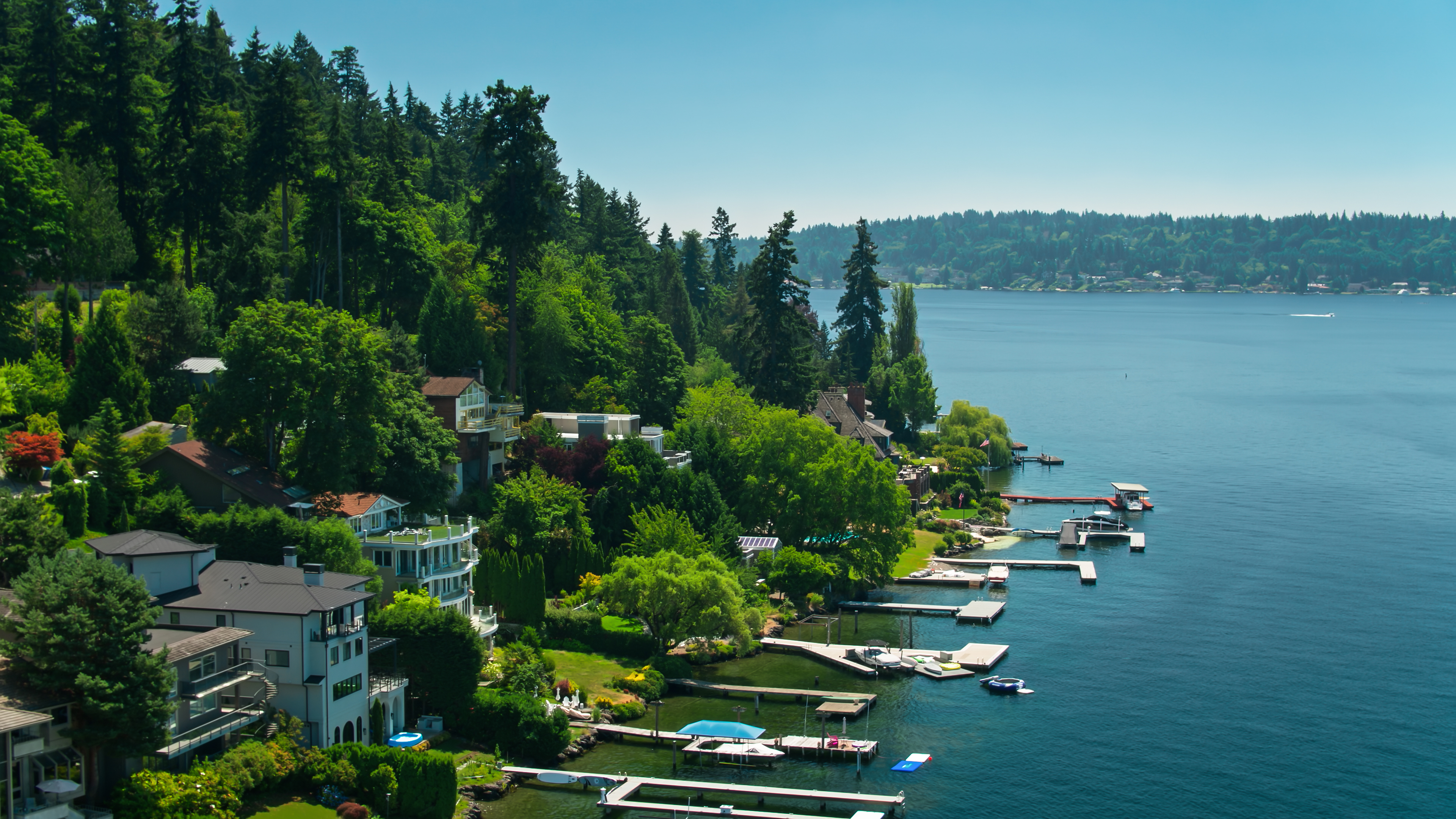 Lakefront homes on Lake Washington